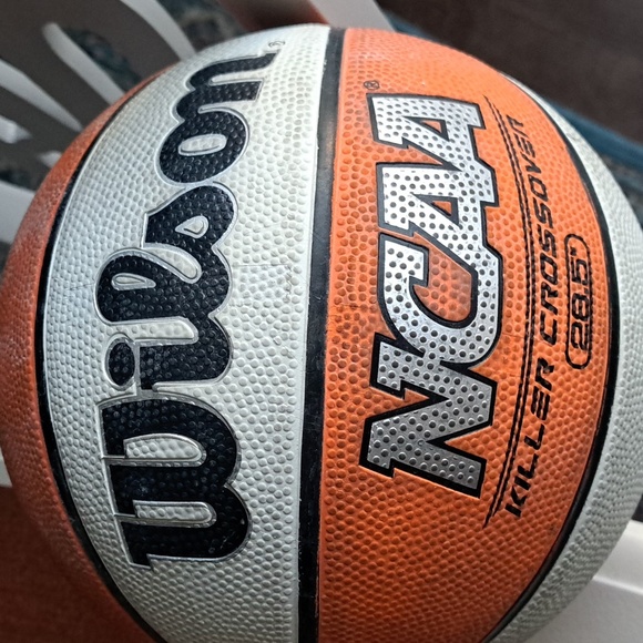 Wilson NCAA Killer Crossover 28.5 Badketball in good condition. - Picture 3 of 3